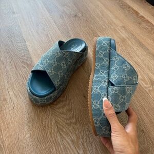 Gucci Women's GG Platform Slide Sandal Size 9 US